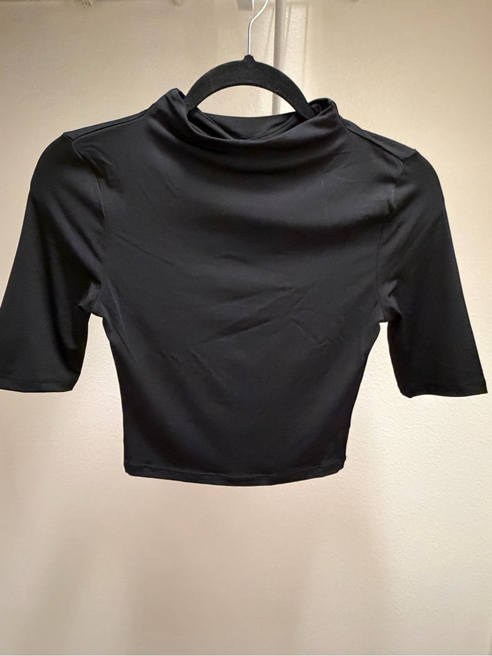 H&M Black Short Sleeve Mock Neck Crop Top